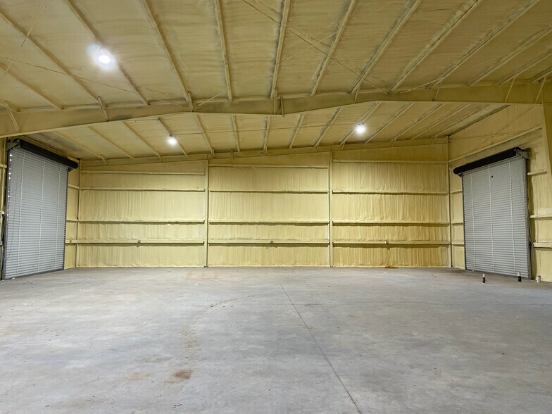 More Photos Of 606 Mill Run, Kerrville Warehouse For Lease