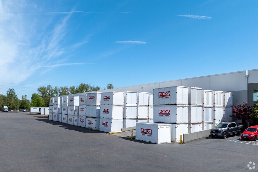 More Photos Of 15925 N Lombard St, Portland Distribution For Lease