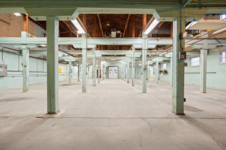 More Photos Of 350 N Center St, Brandon Industrial For Sale