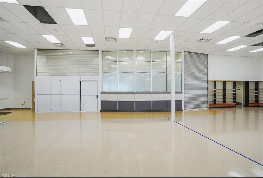 More Photos Of 475 E 185th St, Euclid Drugstore For Sale