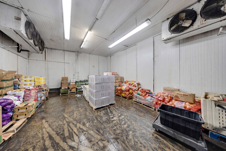 More Photos Of 1305 NW 22nd St, Miami Refrigeration Cold Storage For Sale