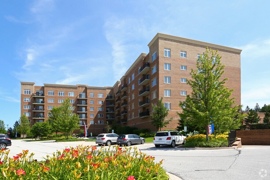 More Photos Of 1255 Town Center Rd, Vernon Hills Apartments For Lease