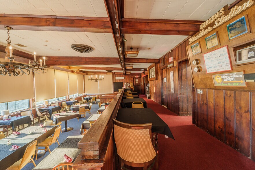 More Photos Of 33 County Road 60, Waverly Hotel For Sale