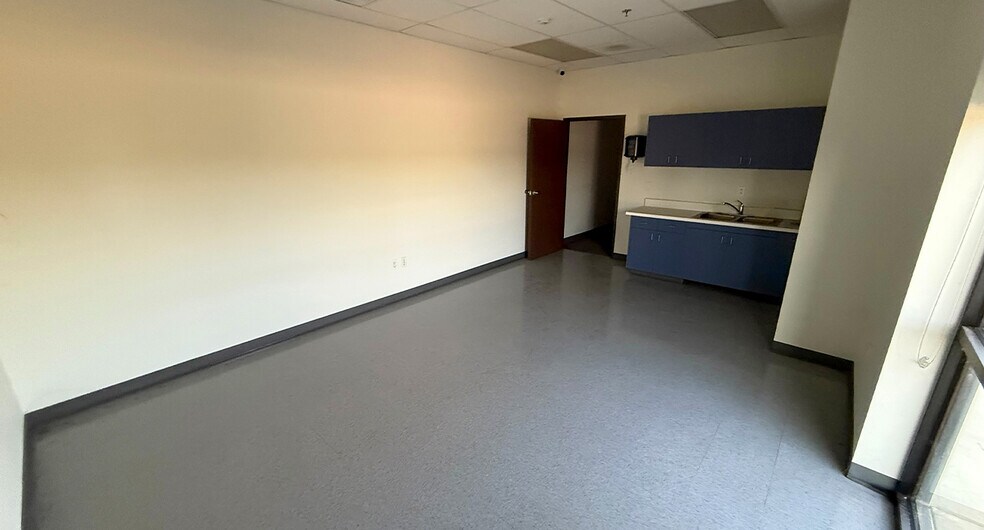 More Photos Of 2933 S Elm Ave, Fresno Industrial For Sale