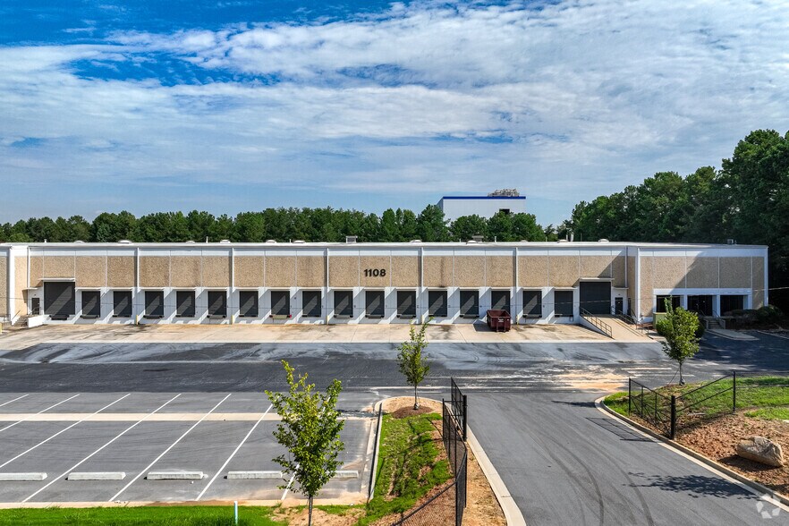 More Photos Of 1106 Citizens Pkwy, Morrow Warehouse For Lease