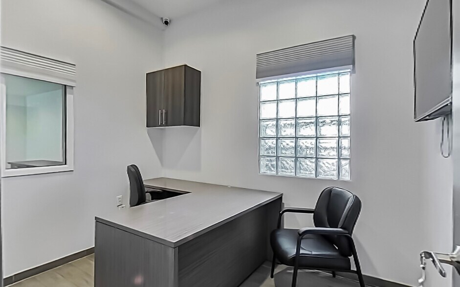 More Photos Of 3414 N 27th Ave, Phoenix Service For Sale