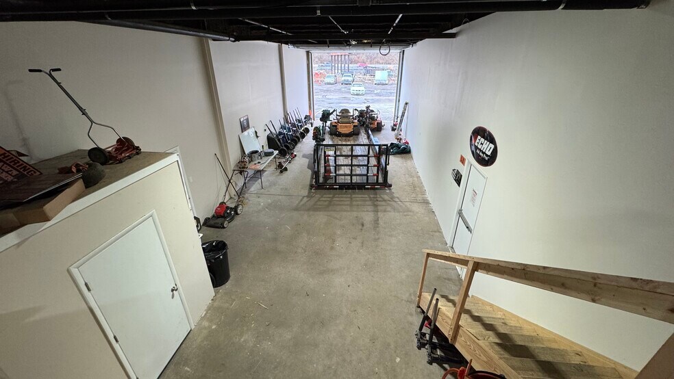 More Photos Of 2300 Wood Ave, Easton General Retail For Sale