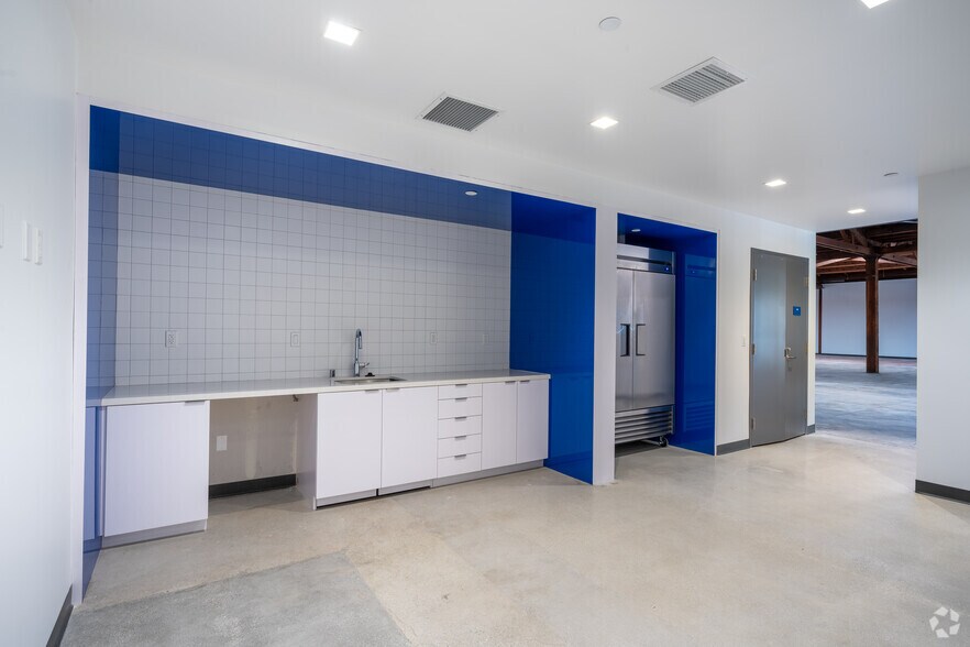 More Photos Of 5380 Alhambra Ave, Los Angeles Research And Development For Lease