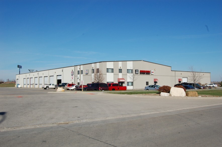 More Photos Of 407 Adventureland Dr NE, Altoona Truck Terminal For Sale