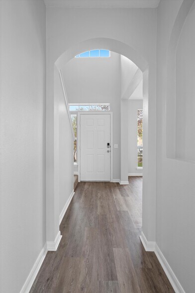 More Photos Of 113 Holmstrom St, Hutto Specialty For Sale