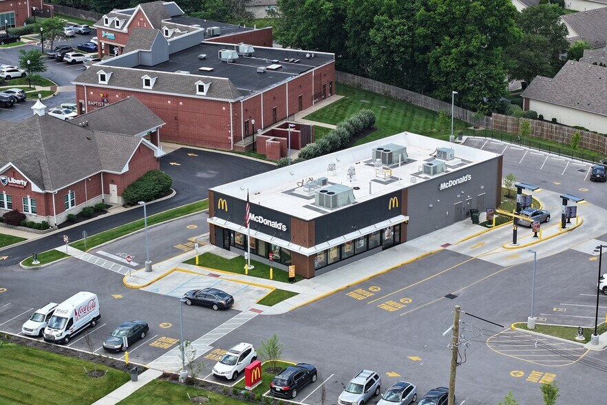 More Photos Of 9903 Brownsboro Rd, Louisville General Retail For Sale