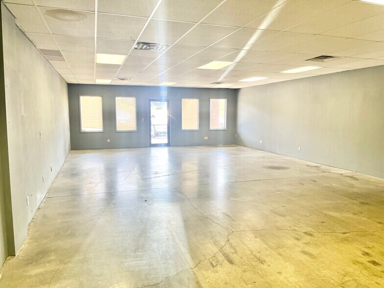 More Photos Of 3530-3572 E US Highway 30, Warsaw Unknown For Lease