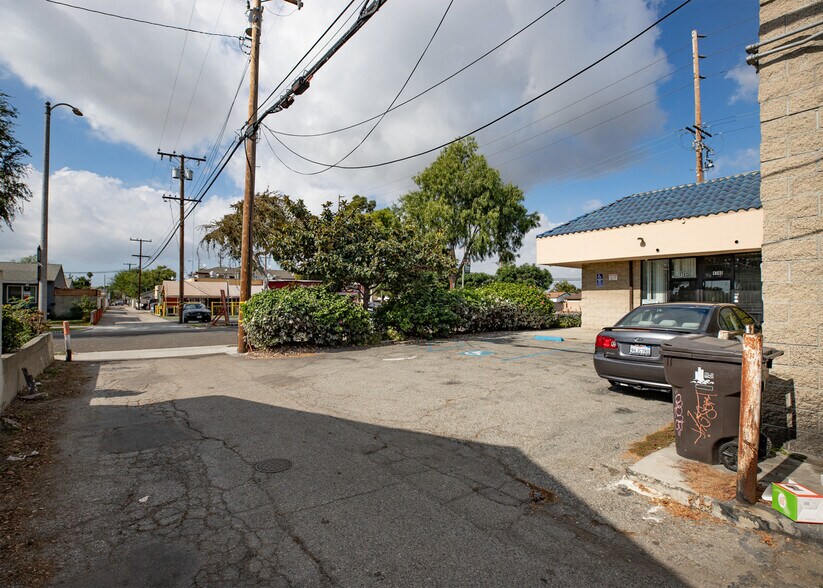More Photos Of 1730-1740 W Willow St, Long Beach General Retail For Sale