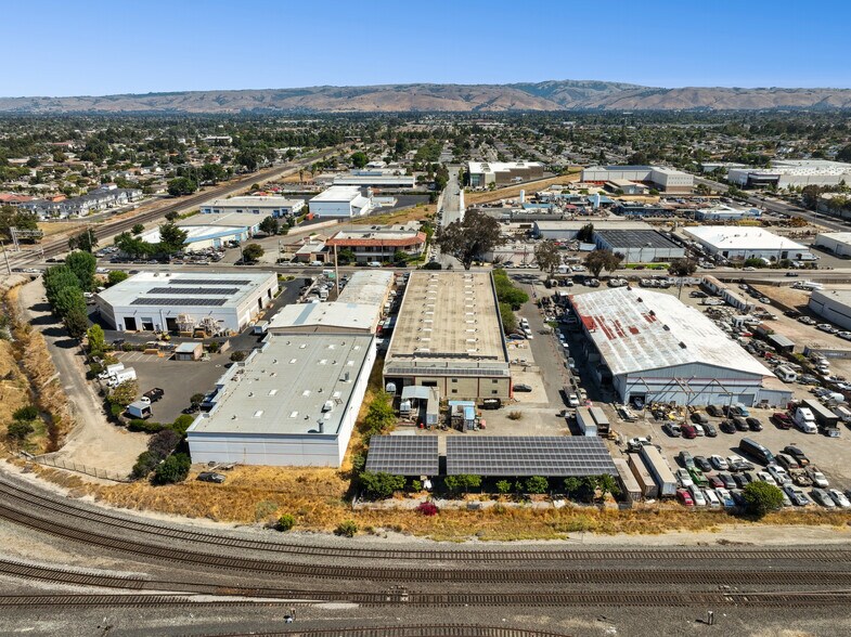 More Photos Of 37625 Sycamore St, Newark Manufacturing For Lease