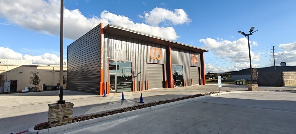 More Photos Of 12303 Murphy Rd, Stafford Warehouse For Lease