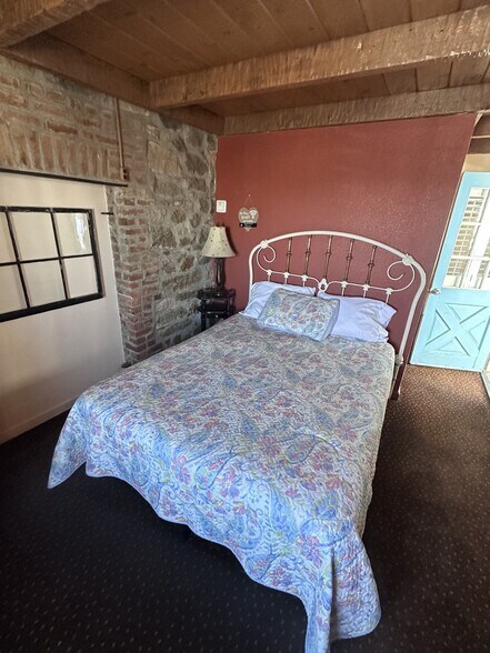 More Photos Of 430 S C St, Virginia City Hotel For Sale