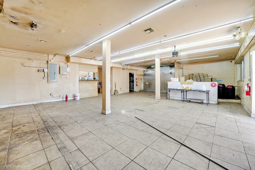 More Photos Of 2381-2389 NW 54th St, Miami Freestanding For Lease