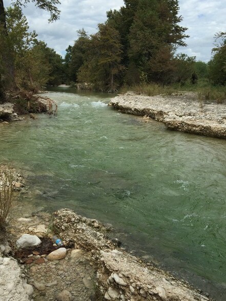 More Photos Of 7070 S US Highway 83, Concan Hotel For Sale