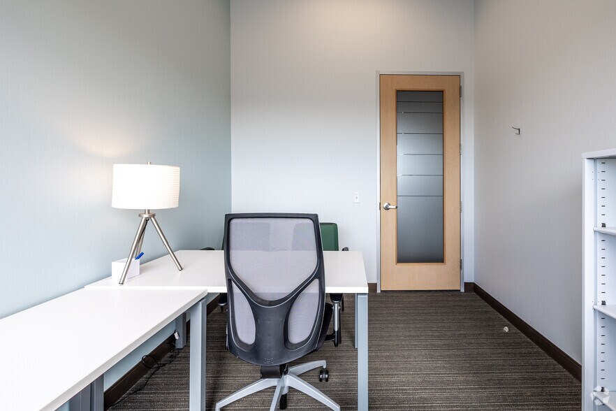 Photo of 4th Floor Ste Office for 1