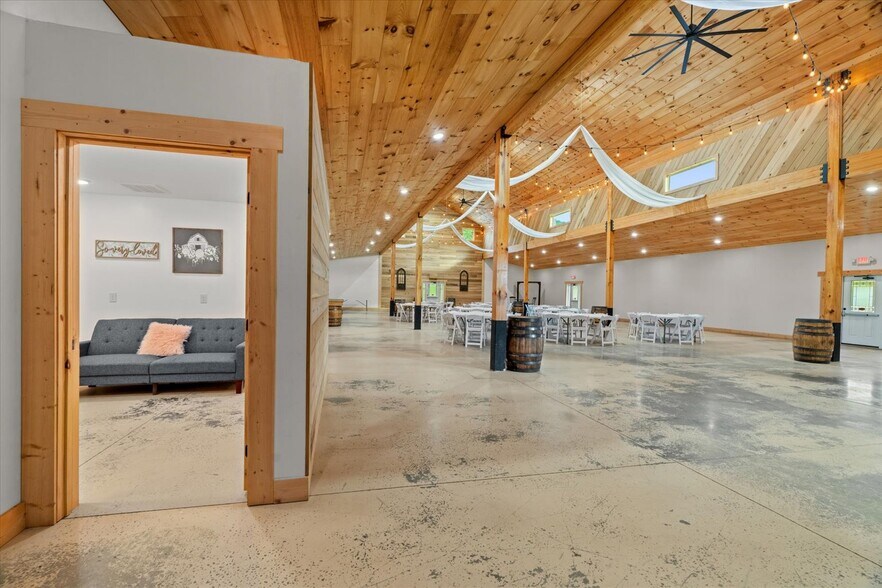 More Photos Of 2948 Holly Creek Cool Sprgs Rd, Chatsworth Specialty For Sale