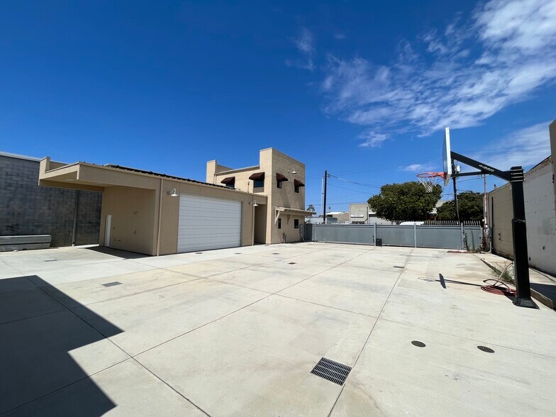More Photos Of 1918 Cleveland Ave, National City Distribution For Sale