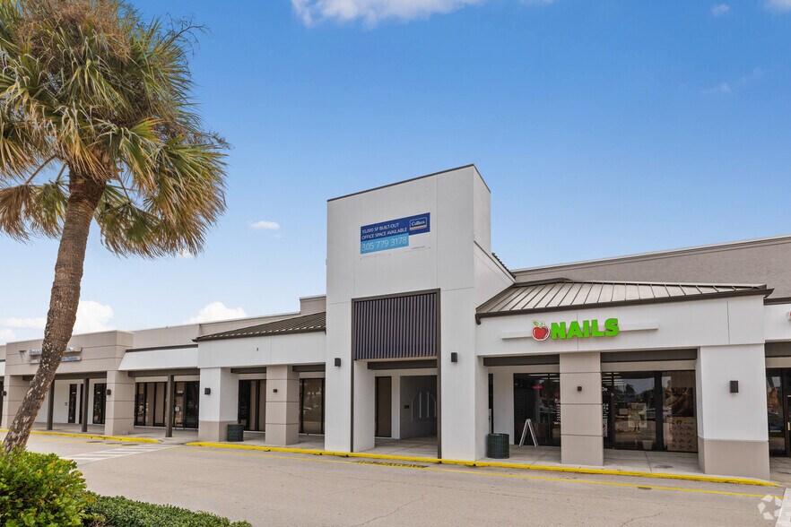 More Photos Of 2300-2398 SE Ocean Blvd, Stuart Storefront Retail Office For Lease