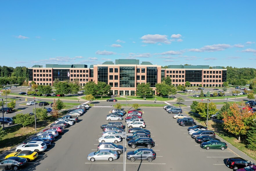 More Photos Of 1 Griffin Rd N, Windsor Office For Sale