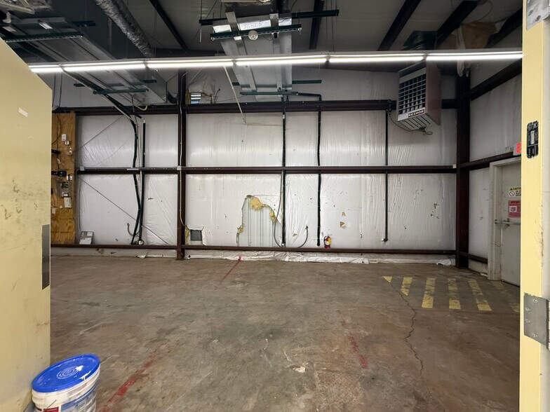 More Photos Of 3321 Triana Blvd SW, Huntsville Freestanding For Lease