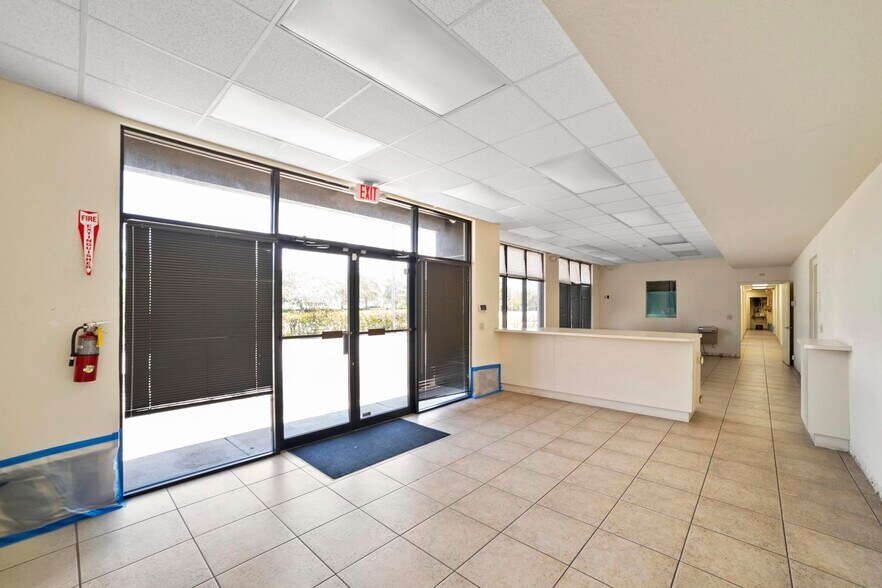 More Photos Of 5205 Tylerlakes Blvd, West Palm Beach Warehouse For Lease