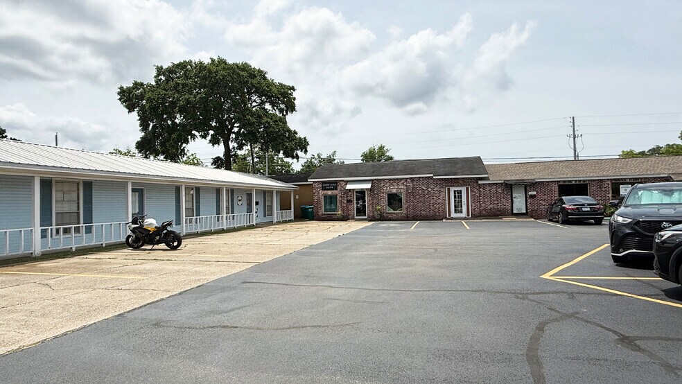More Photos Of 1310 Bienville Blvd, Ocean Springs Office For Lease