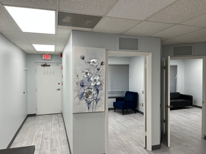 More Photos Of 7960-7990 Old Georgetown Rd, Bethesda Medical For Sale