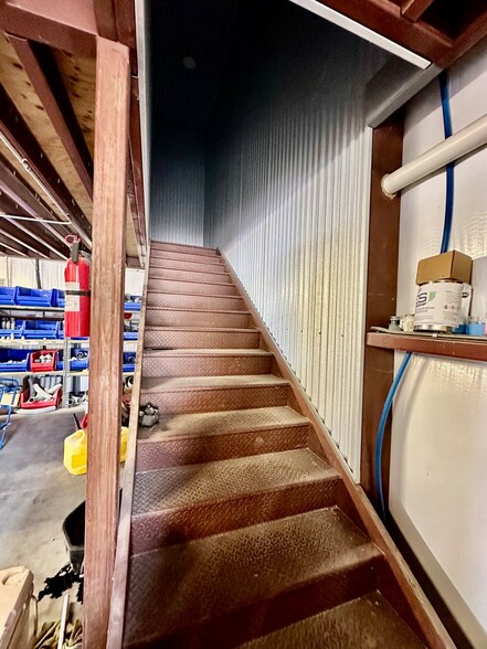 More Photos Of 602 US Highway 385 N, Seminole Flex For Sale