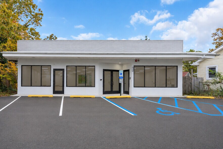Primary Photo Of 736 Mantoloking Rd, Brick Storefront For Sale