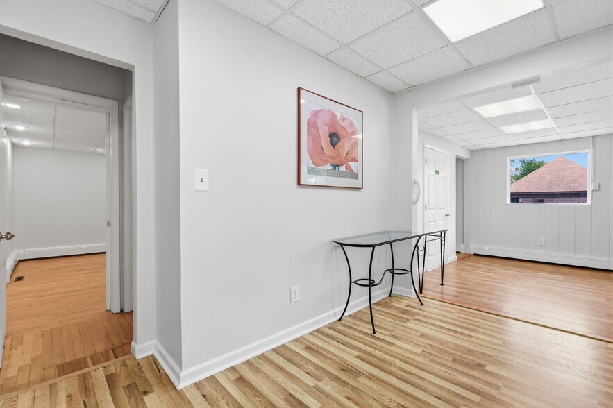 More Photos Of 168 White Horse Ave, Hamilton Office For Sale