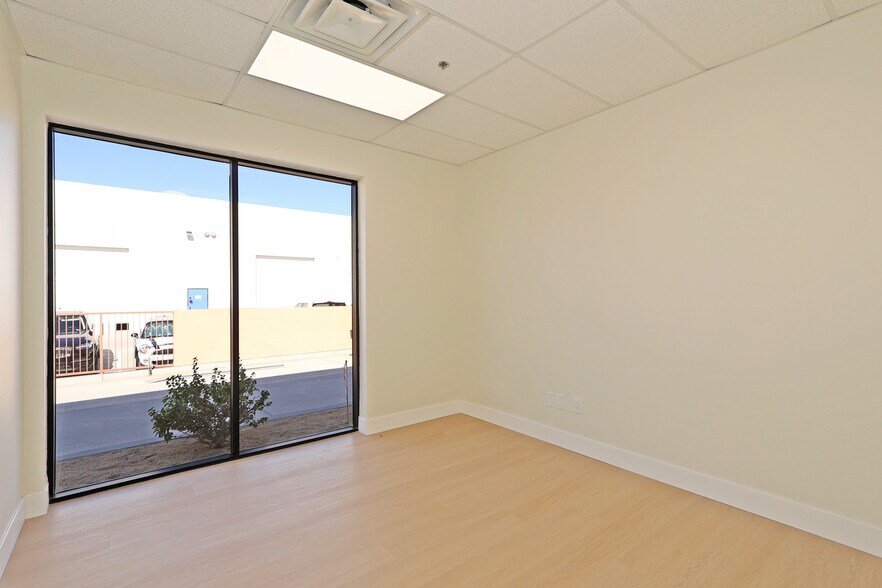 More Photos Of 72110 Corporate Way, Thousand Palms Warehouse For Lease