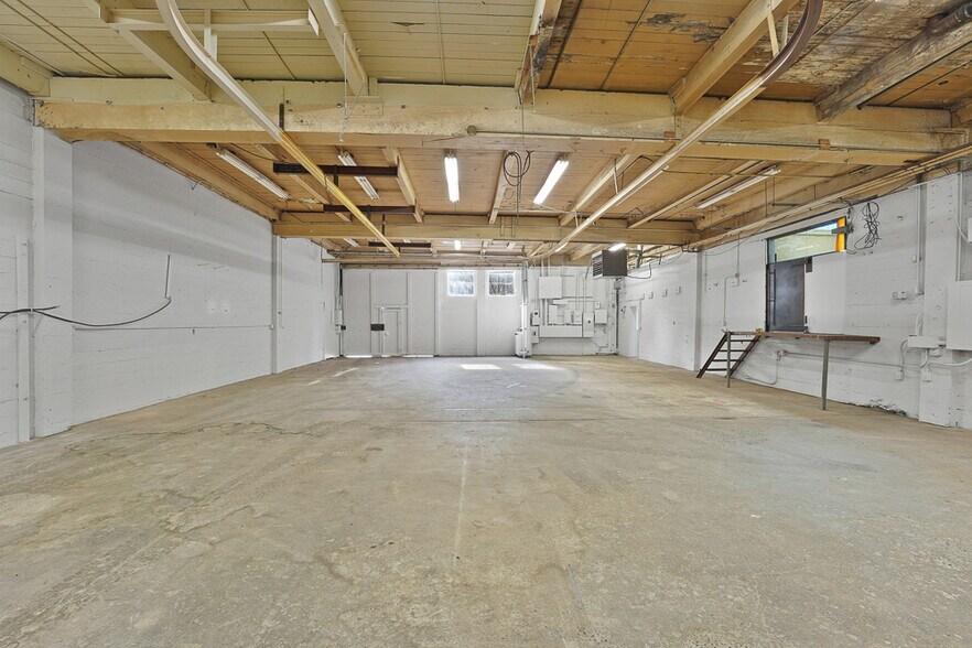 More Photos Of 6 Dravus St, Seattle Warehouse For Sale