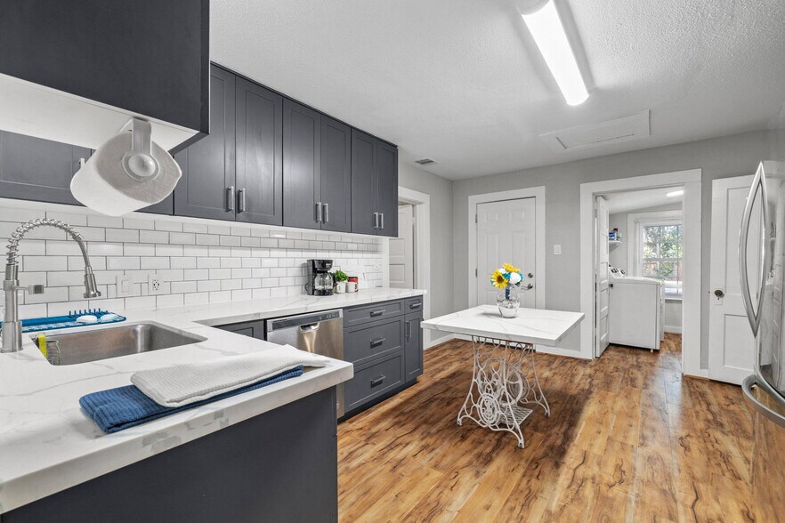 More Photos Of 404 W 3rd St, League City Manufactured Housing Mobile Home Park For Sale