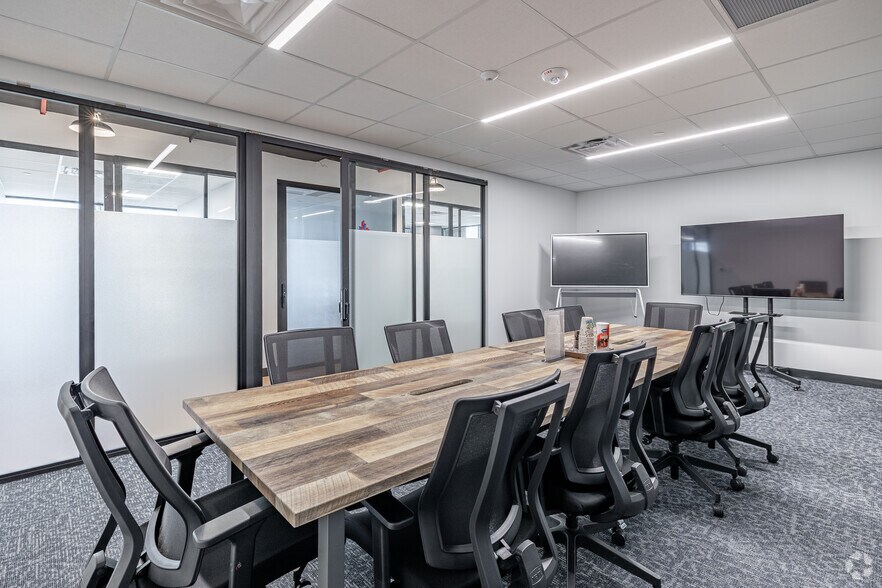 More Photos Of 7550 W Interstate 10, San Antonio Coworking Space