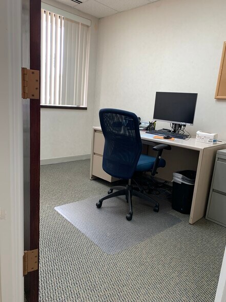 More Photos Of 2550 S Oak Park Ave, Berwyn Medical For Sale