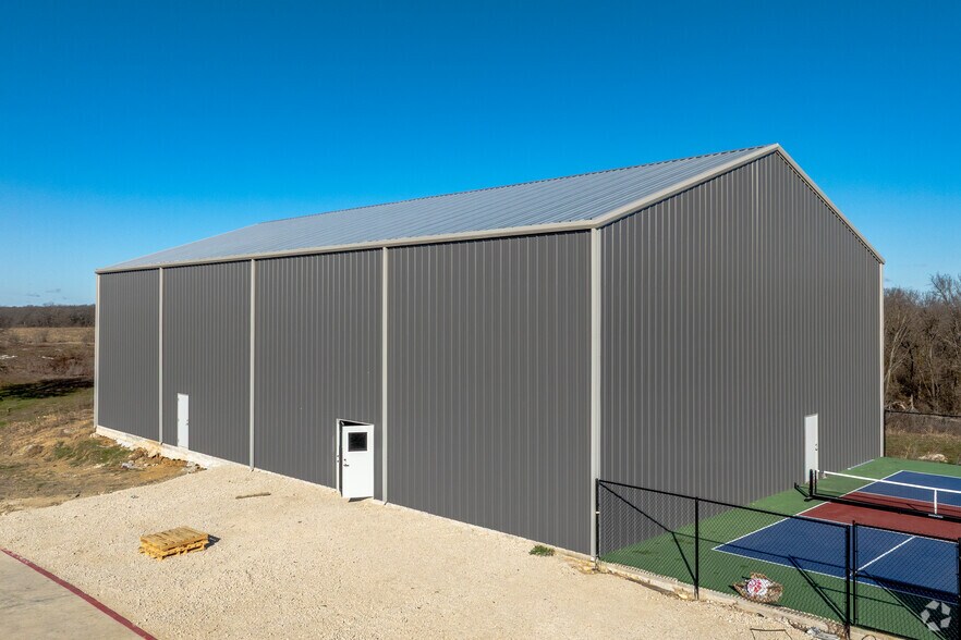 More Photos Of 9943 FM 1385, Pilot Point Sports And Entertainment For Lease