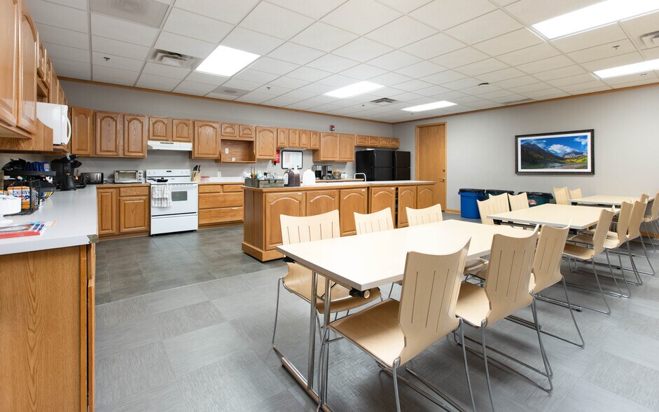 More Photos Of 15475 Gleneagle Dr, Colorado Springs Office For Sale