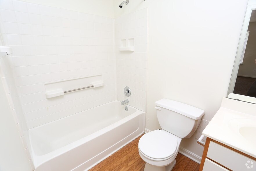 More Photos Of 3130 Saint Anthony Gardens Dr, Louisville Apartments For Sale