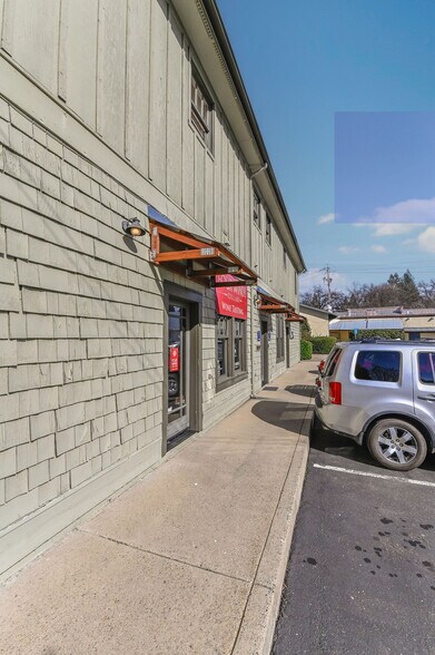 More Photos Of 219 Main St, Murphys Storefront For Sale