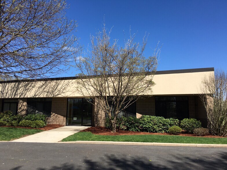 More Photos Of 270 Benton Dr, East Longmeadow Medical For Lease