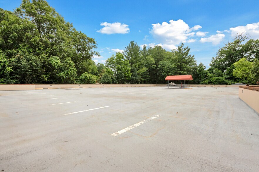 More Photos Of 10201 Fairfax Blvd, Fairfax Office For Lease