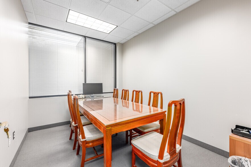 More Photos Of 7230 Lee Deforest Dr, Columbia Office For Sale