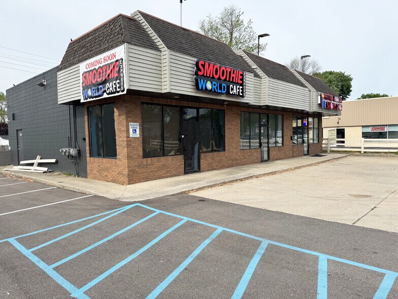 More Photos Of 21396-21404 Cass Ave, Clinton Township Storefront Retail Office For Lease