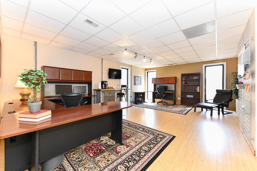 More Photos Of 3717 W Market St, Greensboro Office For Sale