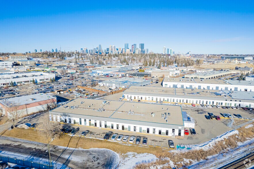 More Photos Of 530-544 38A Ave SE, Calgary Warehouse For Lease