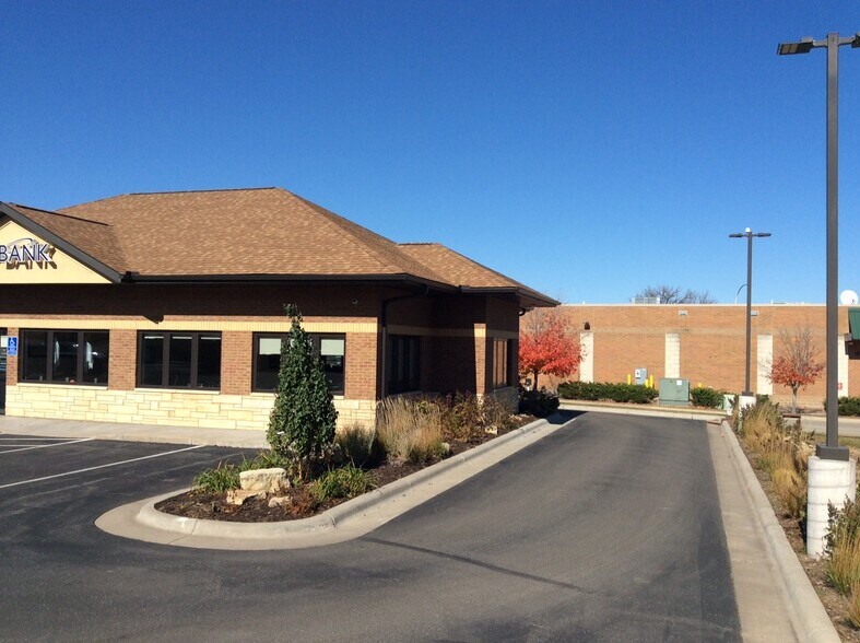 More Photos Of 3151 S Service Dr, Red Wing Storefront Retail Office For Lease